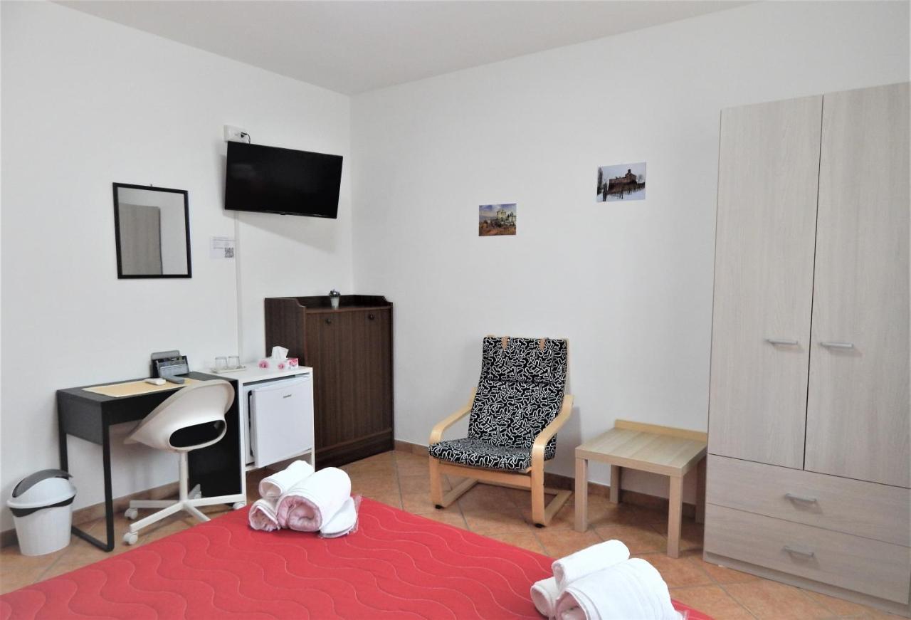 Amo' Le Langhe Bed & Breakfast Narzole ภายนอก รูปภาพ